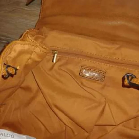 Backpack - Picture 3 of 4